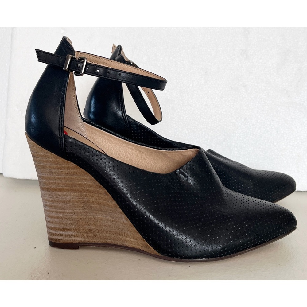 Rebels Black Wedge Heel Size 6 NWT